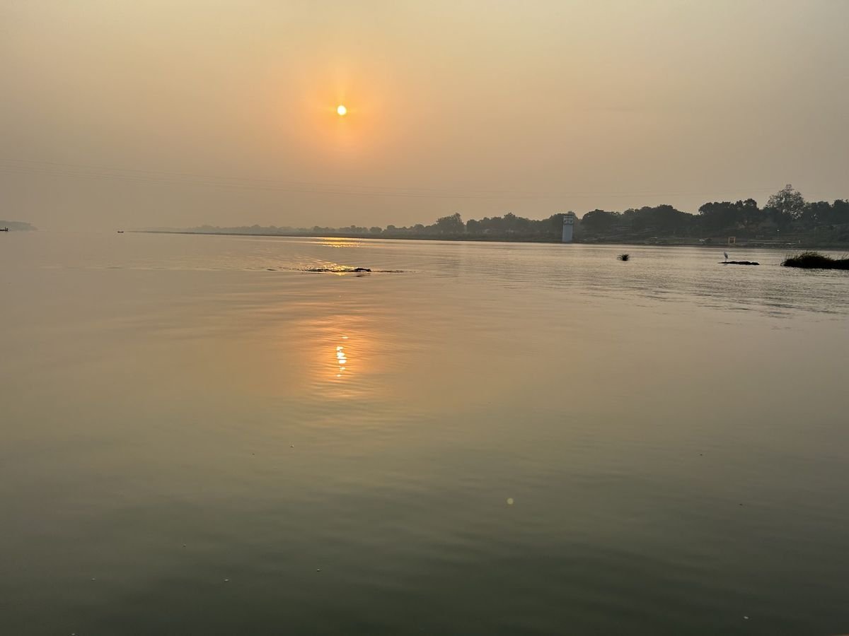 Sun rising over still water at the beach – hope for a new beginning in marriage