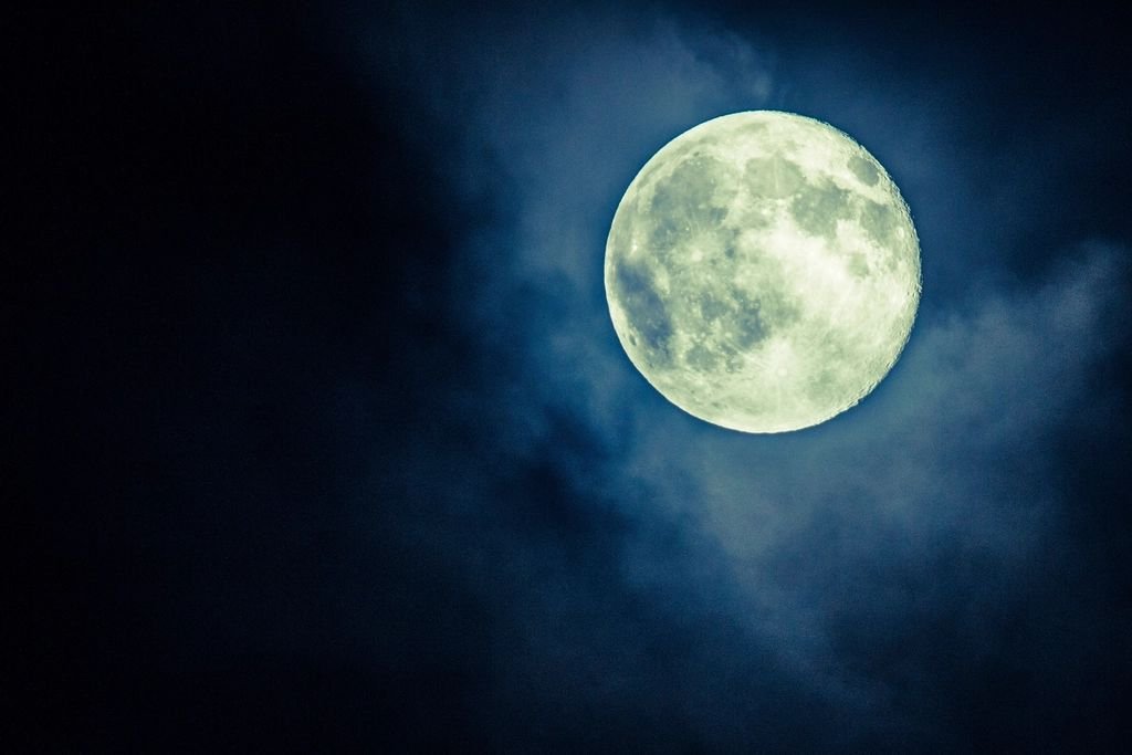 Full moon in a calm night sky – spiritual husband in dreams and what recurring dreams may mean biblically